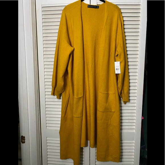 SOLD! Fashion to Figure Marguerite Cardigan - Picture 3 of 9